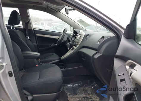 2010 Toyota Matrix S z USA, uszkodzony, nr VIN 2T1KE4EE4AC037534